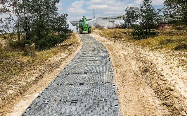 Zpevněné cesty a plochy při pořádání venkovních hudebních koncertů a festivalů